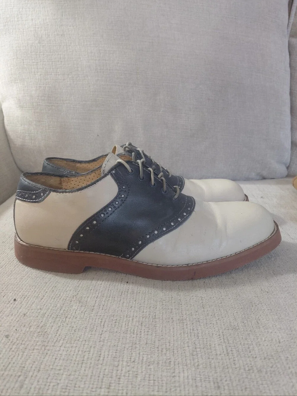 Vintage Florsheim Classic Two-Tone Saddle Shoes Men's Size 8.5 Oxfords